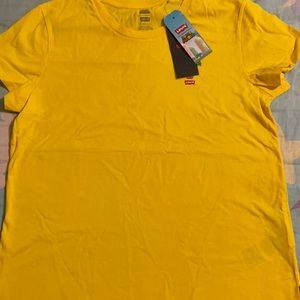 Levi’s  T shirt size L